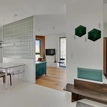 Blue Mandarin Garden Gates Apartment *